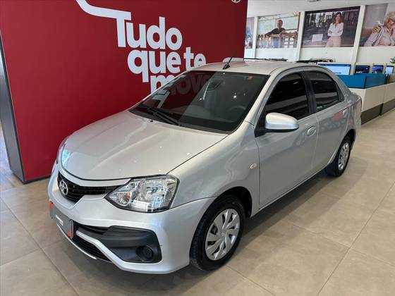TOYOTA ETIOS 1.5 XS SEDAN 16V FLEX 4P MANUAL TOYOTA ETIOS 1.5 XS SEDAN 16V FLEX 4P MANUAL